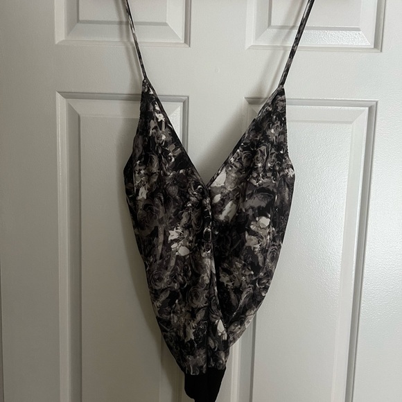 Bebe Floral Bodysuit - Picture 8 of 10